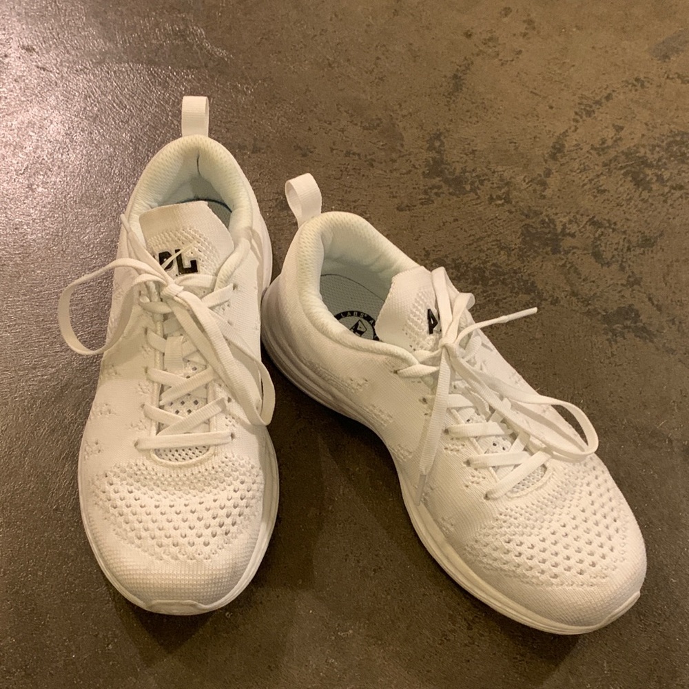 White APLs size 8
